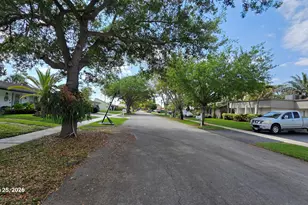 5110 SW 101st Ave, Cooper City, FL 33328 - Photo 4