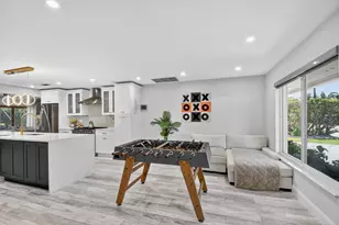 8416 Pine Tree Ln, West Palm Beach, FL 33406 - Photo 4