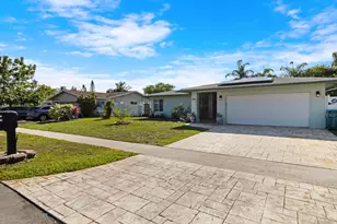 8017 NW 74th Terrace, Tamarac, FL 33321 - Photo 2