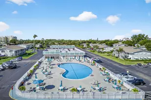 480 Horizons W, Boynton Beach, FL 33435 - Photo 32