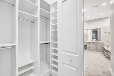 818 Spinnaker Drive E, Hollywood, FL 33019 - Photo 20