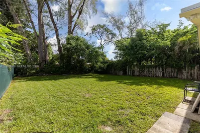 129 SE 4th Street #2, Hallandale Beach, FL 33009 - Photo 16