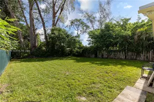 129 SE 4th St, Hallandale Beach, FL 33009 - Photo 16