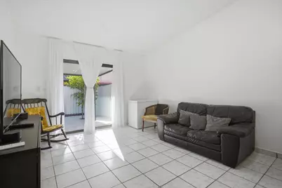 5465 W 27th Lane, Hialeah, FL 33016 - Photo 12