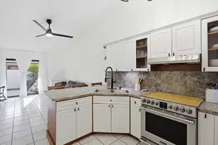 5465 W 27th Ln, Hialeah, FL 33016 - Photo 8