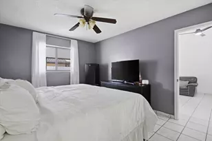 5465 W 27th Ln, Hialeah, FL 33016 - Photo 14