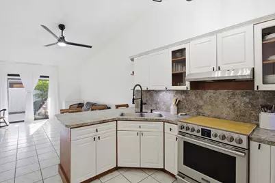 5465 W 27th Lane, Hialeah, FL 33016 - Photo 8