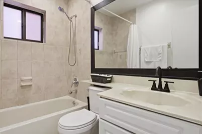 5465 W 27th Lane, Hialeah, FL 33016 - Photo 18