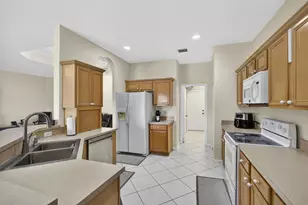 8600 Pine Cay, West Palm Beach, FL 33411 - Photo 20