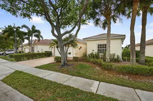 8600 Pine Cay, West Palm Beach, FL 33411 - Photo 4