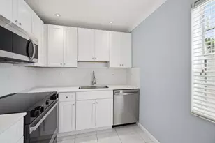 422 Burgundy I, Delray Beach, FL 33484 - Photo 4