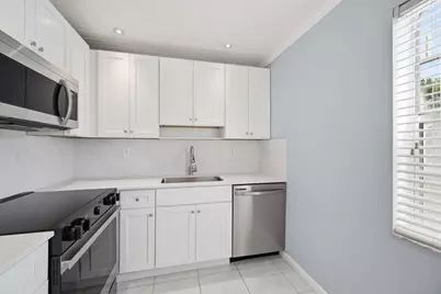 422 Burgundy I, Delray Beach, FL 33484 - Photo 4