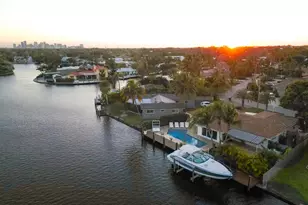 2164 NE 25th St, Wilton Manors, FL 33305 - Photo 32