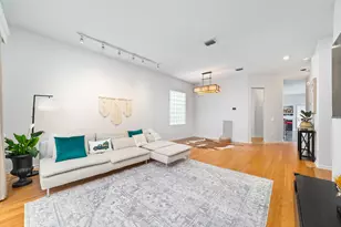 2072 Chagall Cir, West Palm Beach, FL 33409 - Photo 10