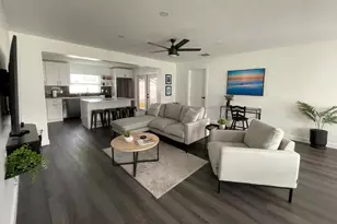 1523 Berkshire Ave, Jupiter, FL 33469 - Photo 2