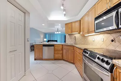 2400 Presidential Way #1206, West Palm Beach, FL 33401 - Photo 10