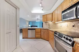 2400 Presidential Way, West Palm Beach, FL 33401 - Photo 10