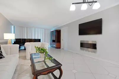 2400 Presidential Way #1206, West Palm Beach, FL 33401 - Photo 2