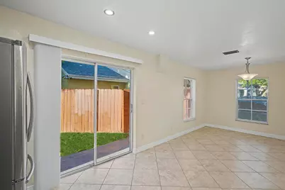 5789 Woodland Point Drive, Tamarac, FL 33319 - Photo 26