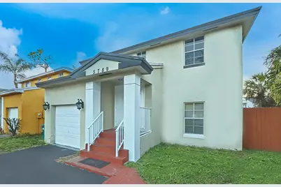 5789 Woodland Point Drive, Tamarac, FL 33319 - Photo 4