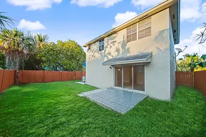 5789 Woodland Point Drive, Tamarac, FL 33319 - Photo 20