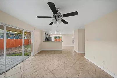 5789 Woodland Point Drive, Tamarac, FL 33319 - Photo 14