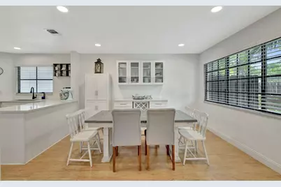 146 Weybridge Circle #B, Royal Palm Beach, FL 33411 - Photo 1