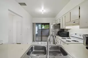 6375 W Pinehurst Cir Circle, Tamarac, FL 33321 - Photo 10