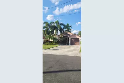 211 NE 13th Avenue, Boynton Beach, FL 33435 - Photo 2