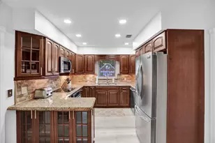 470 SE 4th Ct, Pompano Beach, FL 33060 - Photo 38