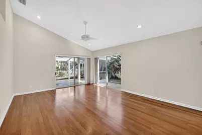 283 Canterbury Drive W, Palm Beach Gardens, FL 33418 - Photo 24