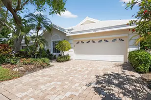 283 Canterbury Dr W, Palm Beach Gardens, FL 33418 - Photo 2