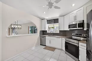 283 Canterbury Dr W, Palm Beach Gardens, FL 33418 - Photo 14