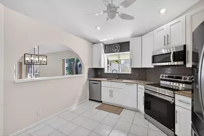 283 Canterbury Drive W, Palm Beach Gardens, FL 33418 - Photo 14