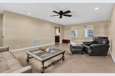8208 NW 14 Street, Plantation, FL 33322 - Photo 10