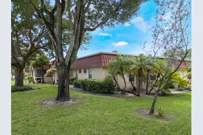 857 Worcester Lane #B, Lake Worth, FL 33467 - Photo 2