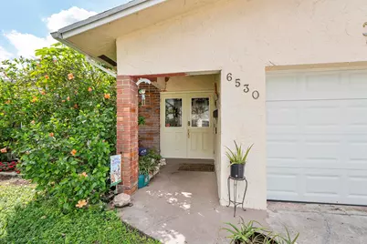 6530 NW 11th Street, Margate, FL 33063 - Photo 4