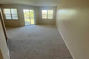 300 SW 130th Terrace, Pembroke Pines, FL 33027 - Photo 4