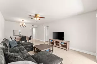 130 Lake Meryl Dr, West Palm Beach, FL 33411 - Photo 16