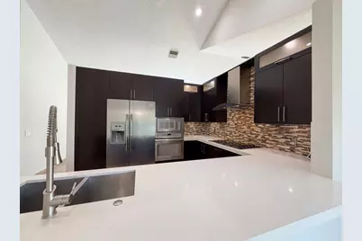 1179 NW 161st Avenue, Pembroke Pines, FL 33028 - Photo 2