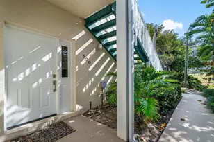 820 Bella Vista Ct S, Jupiter, FL 33477 - Photo 4