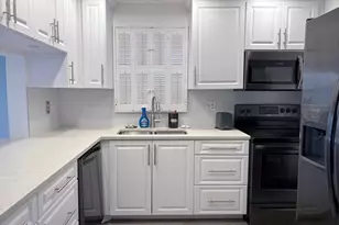 2316 S Cypress Bend Dr, Pompano Beach, FL 33069 - Photo 10