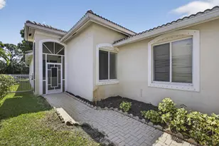 9198 Clipper Cir, West Palm Beach, FL 33411 - Photo 4