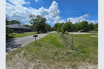 144 N Elm Street, Fellsmere, FL 32948 - Photo 4