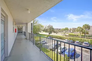 9480 Poinciana Pl, Davie, FL 33324 - Photo 16