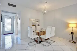 9480 Poinciana Pl, Davie, FL 33324 - Photo 4