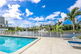 1740 NW N River Dr, Miami, FL 33125 - Photo 2