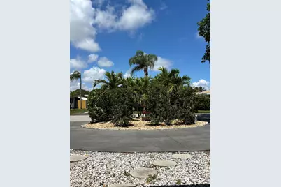 720 NE 7th Street, Pompano Beach, FL 33060 - Photo 2