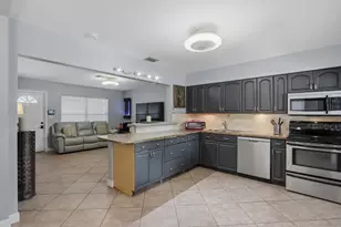 720 NE 7th St, Pompano Beach, FL 33060 - Photo 22