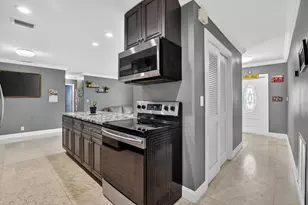 257 SW 5th St, Boca Raton, FL 33432 - Photo 16